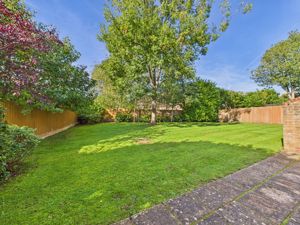 COMMUNAL GARDEN- click for photo gallery